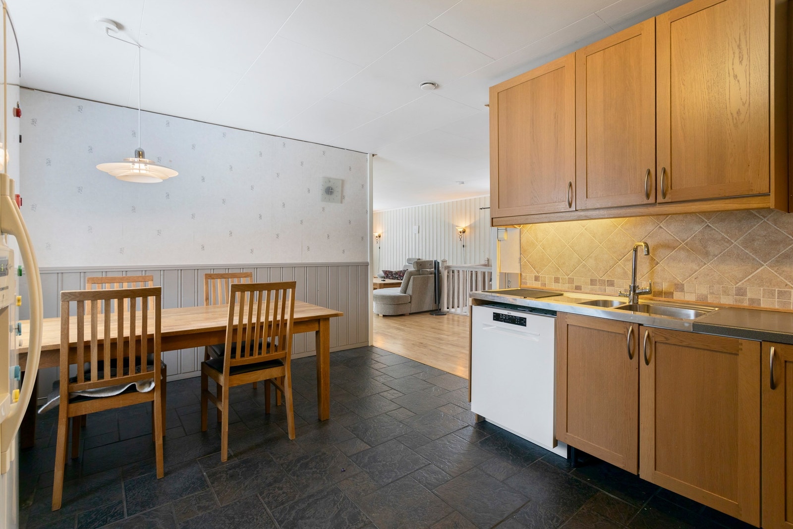 Kjøkken med spiseplass Galleribilde