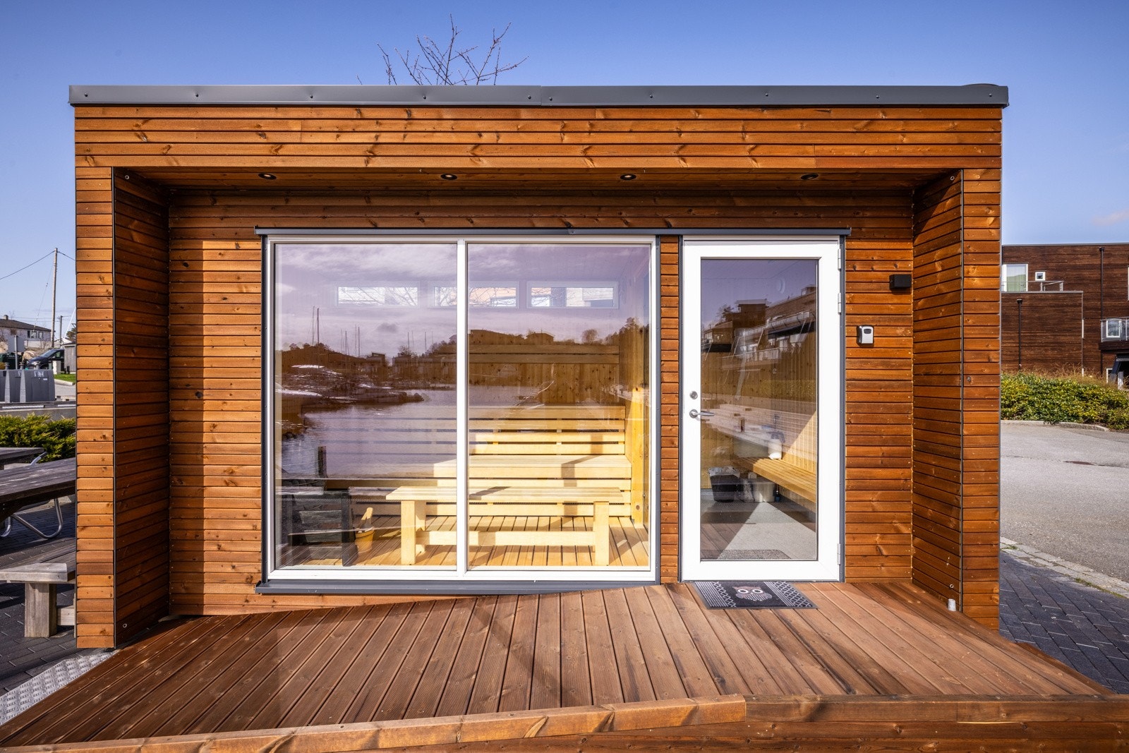 - Det er nettopp kommet badstue (Skjærgårdsdampen) på kaien som kun er for beboerne i sameiet - Galleribilde