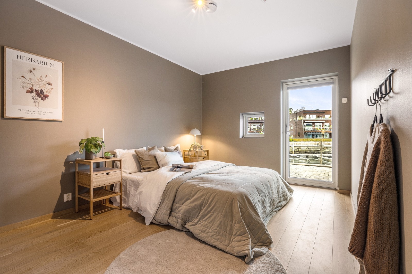 - Hovedsoverom har utgang til terrasse - Galleribilde