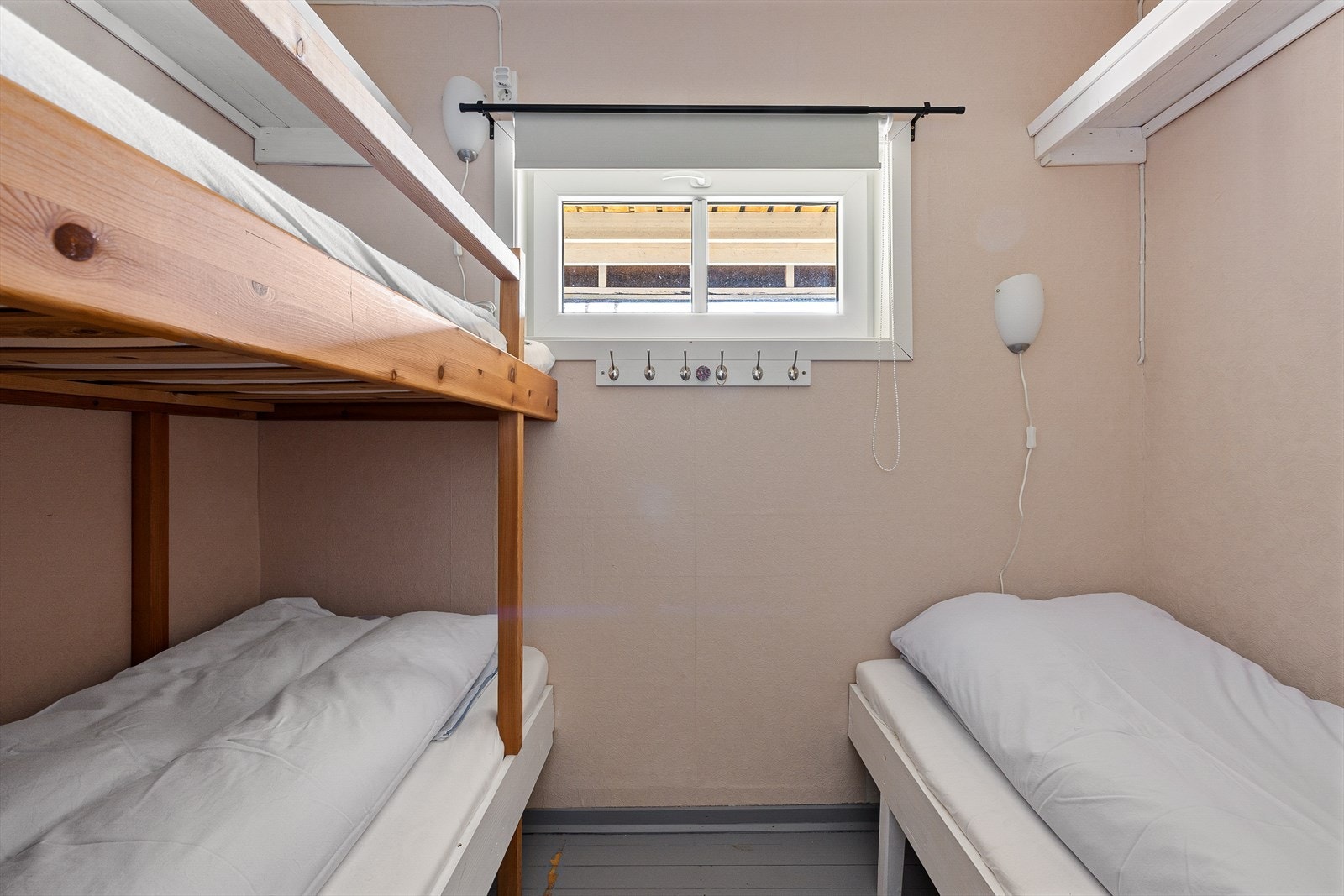 Soverom med 3 sengeplasser Galleribilde