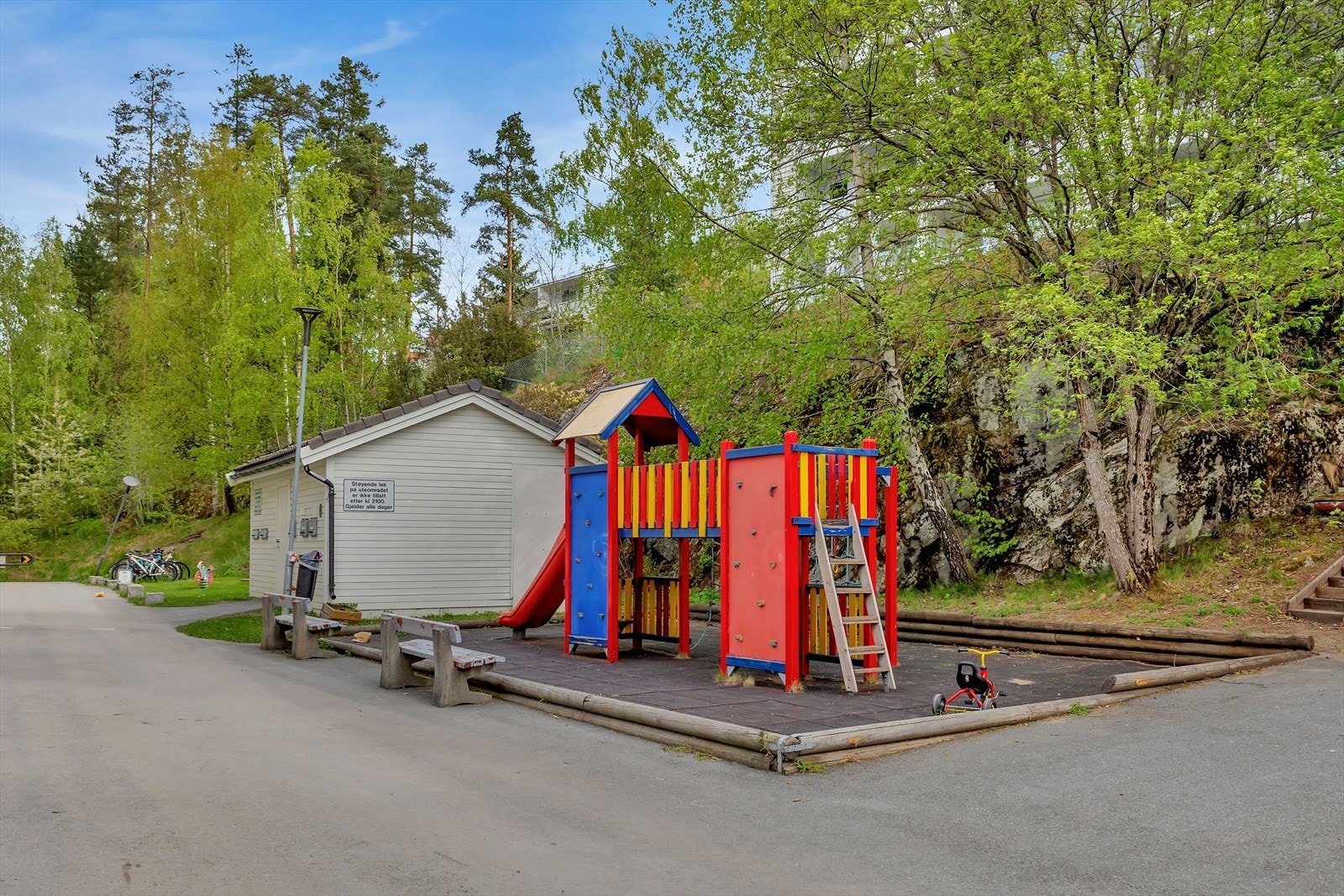 Hyggelig lekeområder i sameiet for de små. Galleribilde