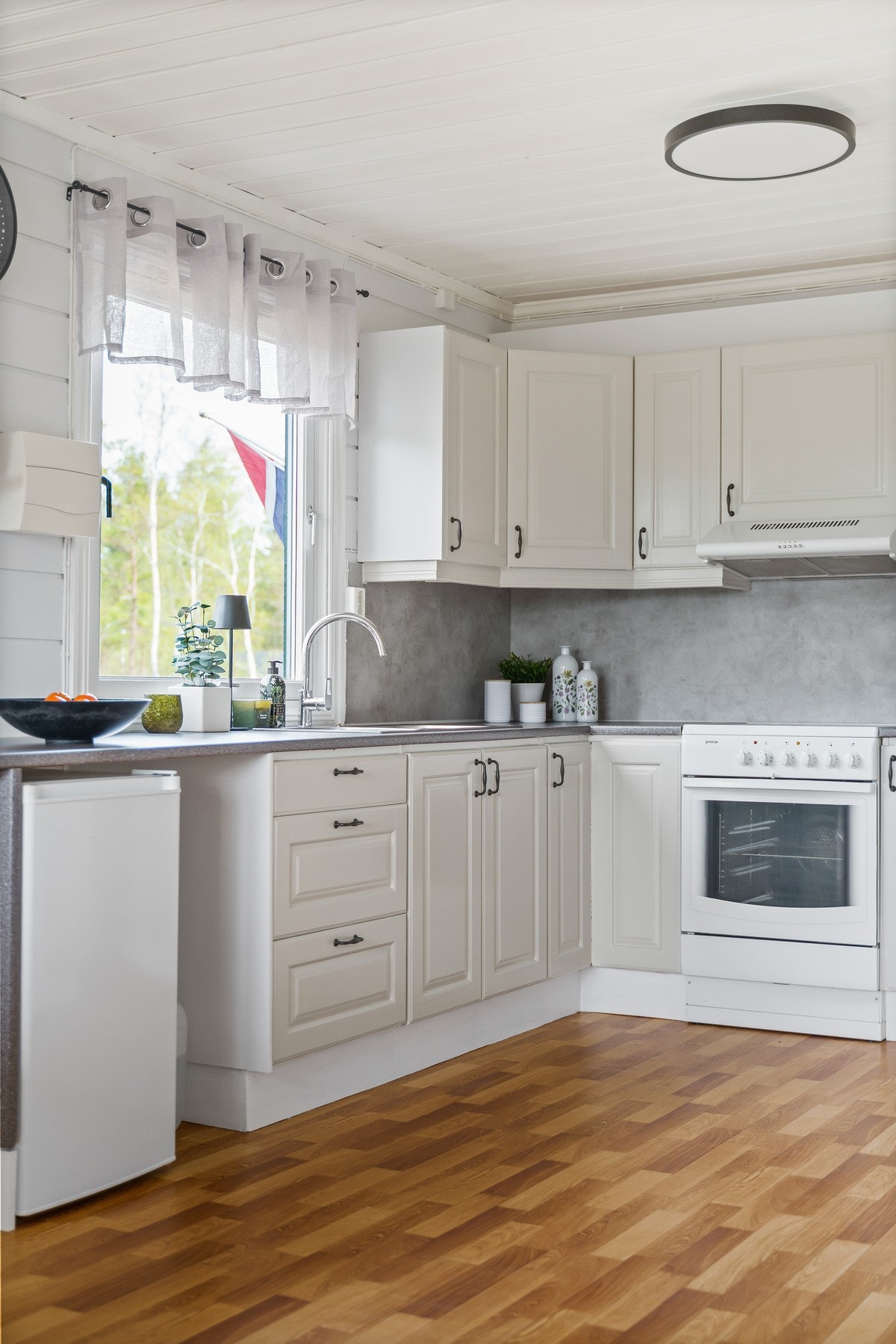 Selger informerer om at benkeplaten ble skiftet ut i 2022. Galleribilde