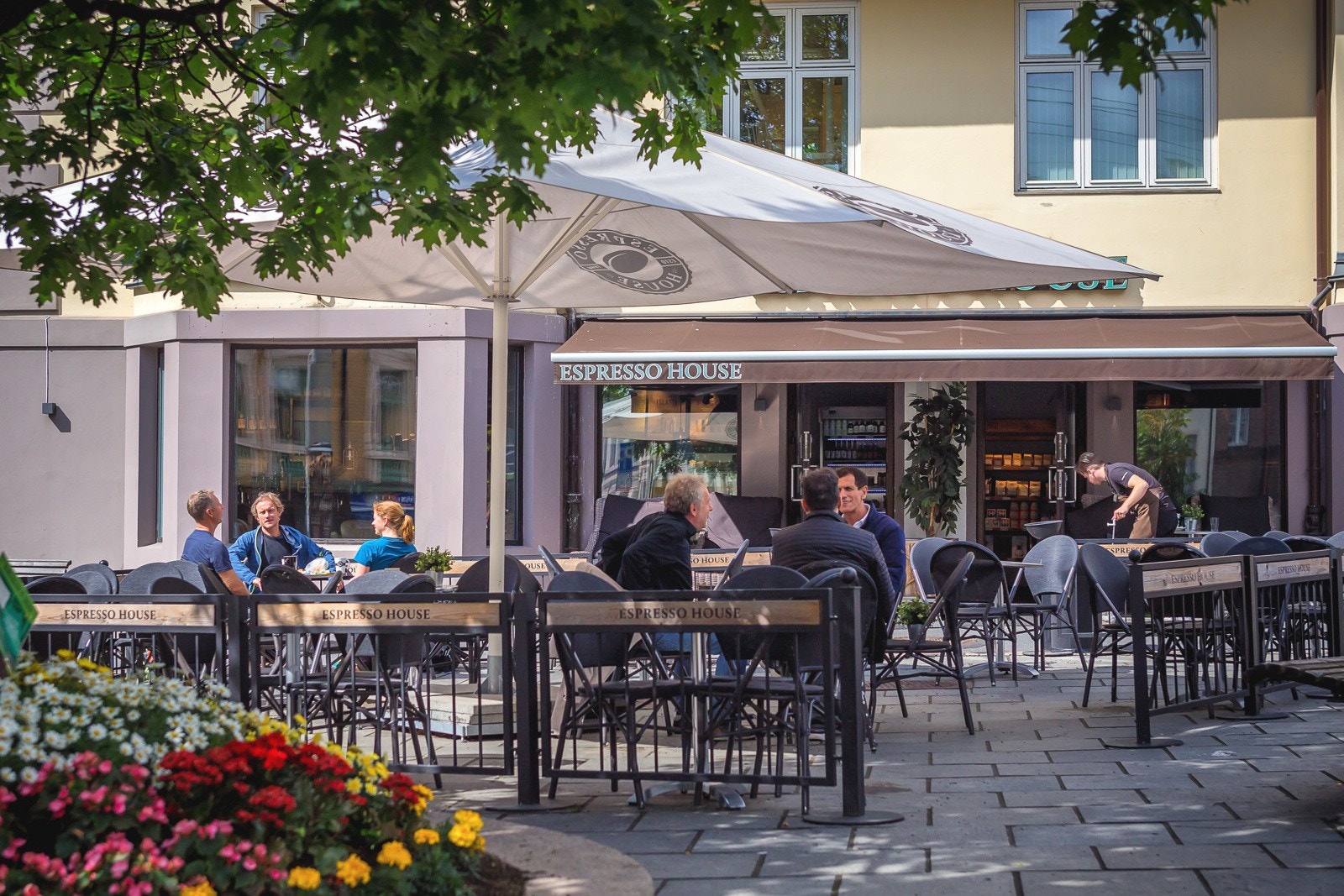 Espresso House leier lokaler av borettslaget. Galleribilde