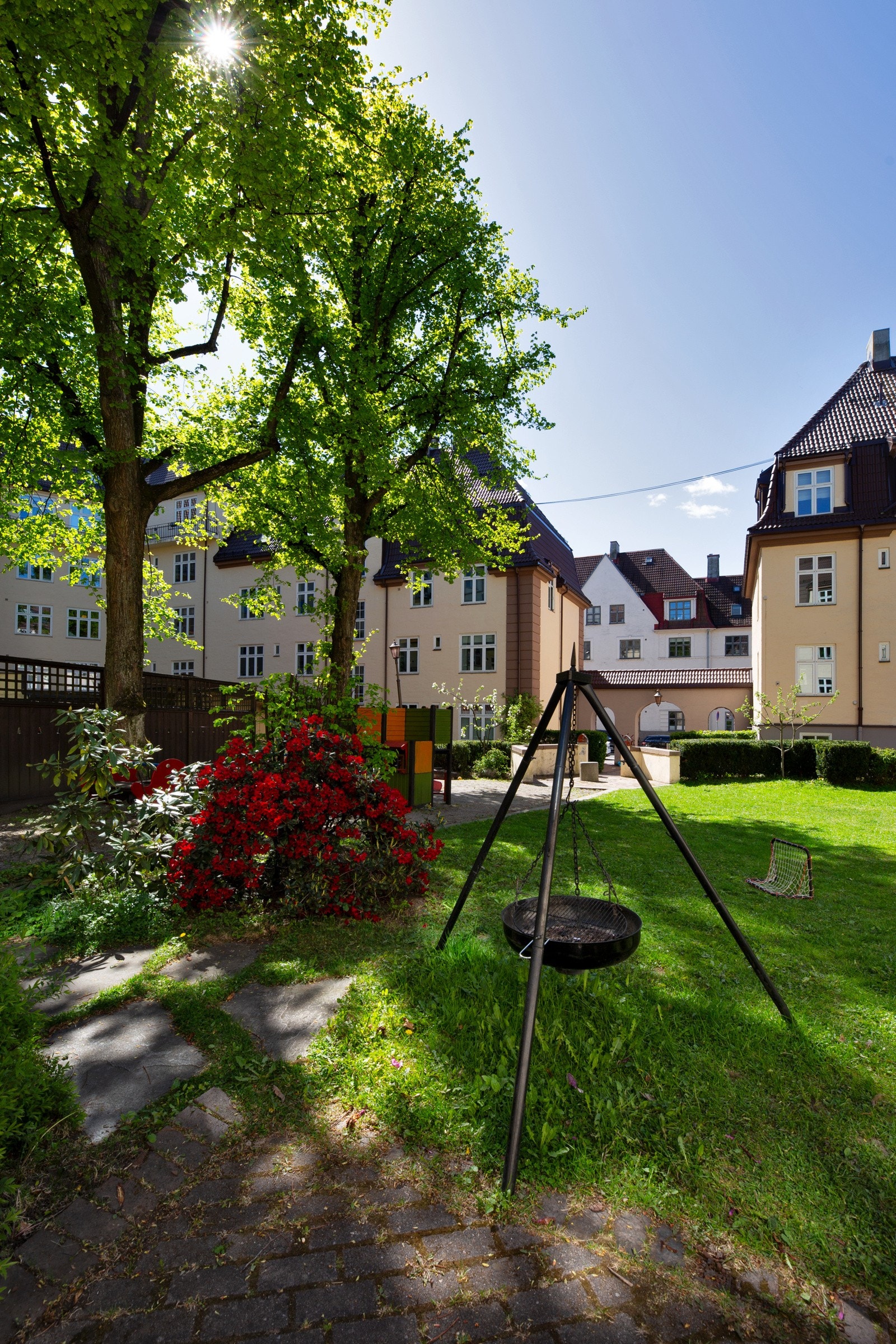 Det felles gårdsrommet er parkmessig opparbeidet. Galleribilde