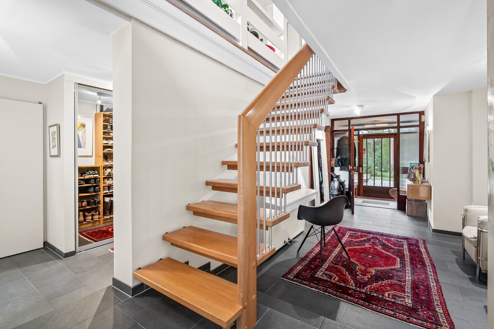 Praktisk garderobeløsning som ivaretar lagrings- og oppbevaringsbehov Galleribilde