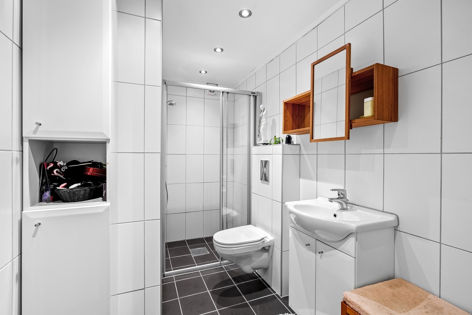 Både oppholdsrommet og badet i hybelen er godkjent for varig opphold Galleribilde