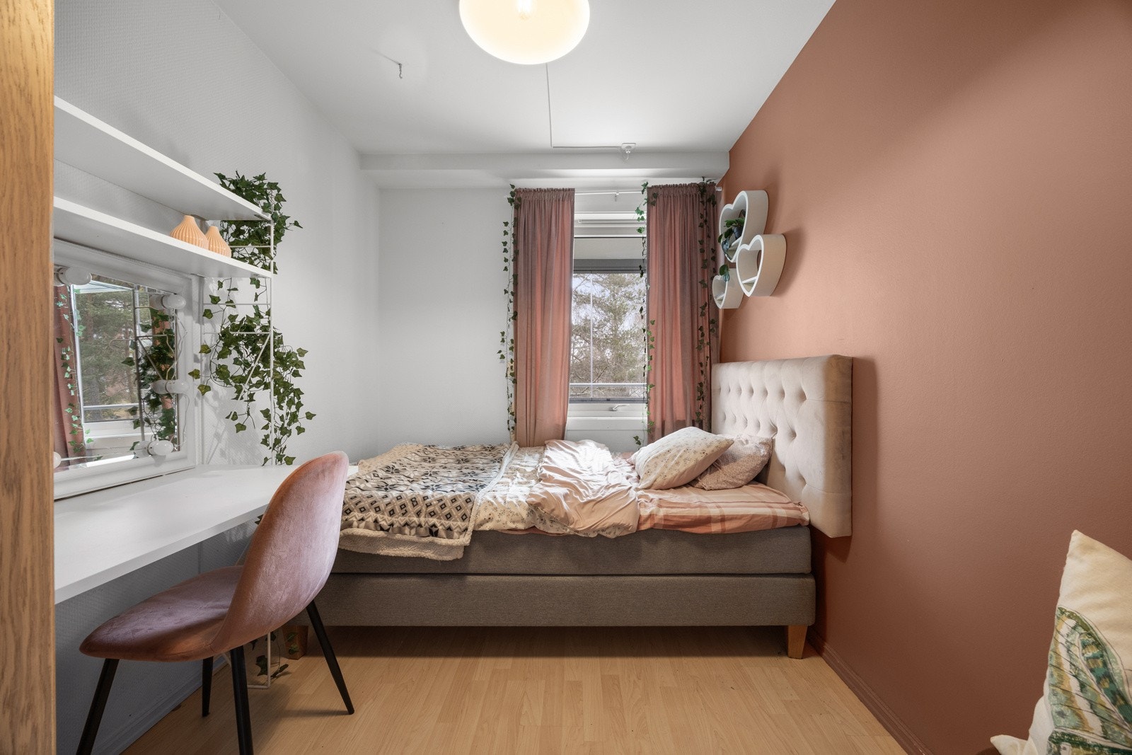 Soverom 2 som passer utmerket som ekstra soverom Galleribilde