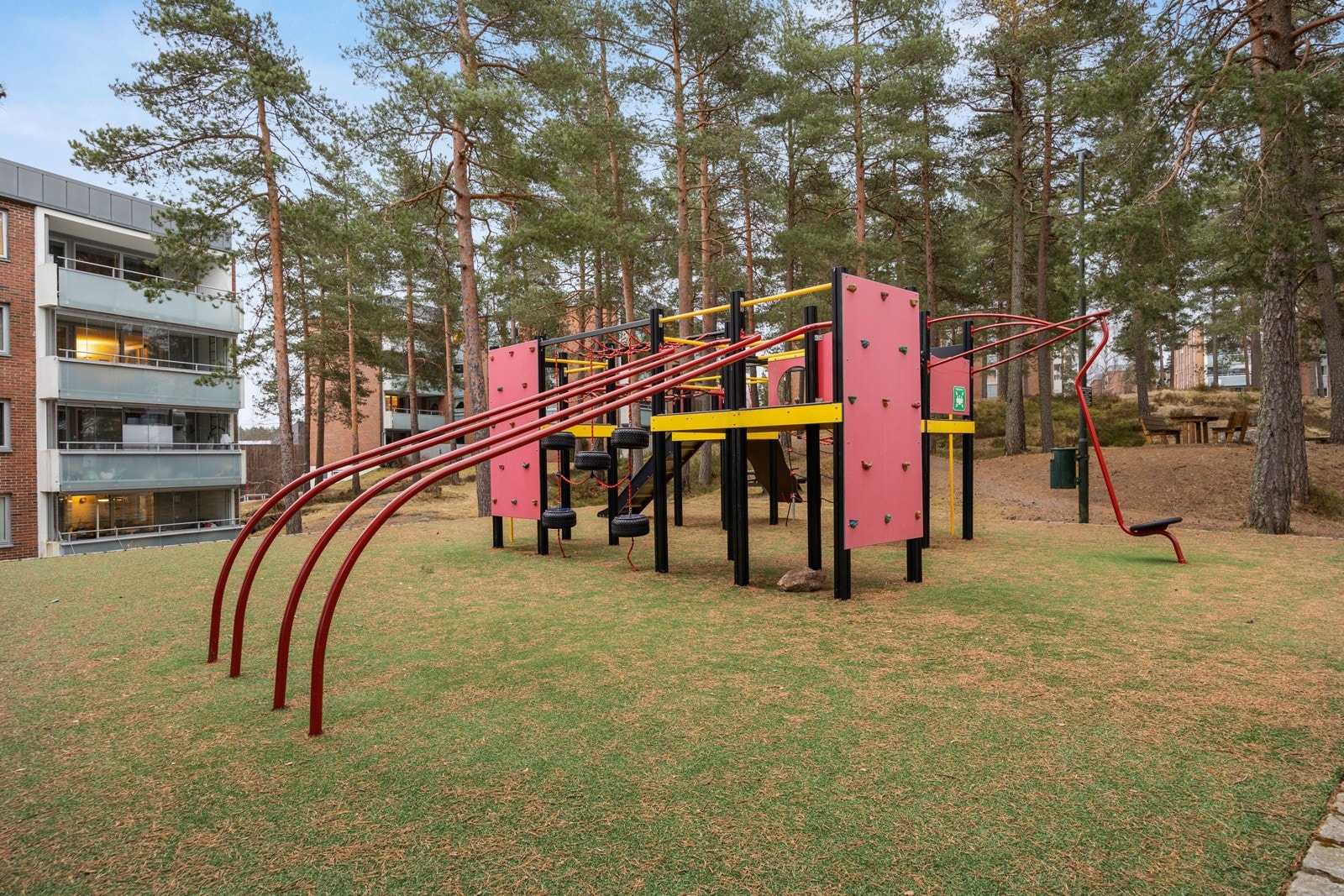 Kort vei til lekeplass, rett utenfor døren Galleribilde