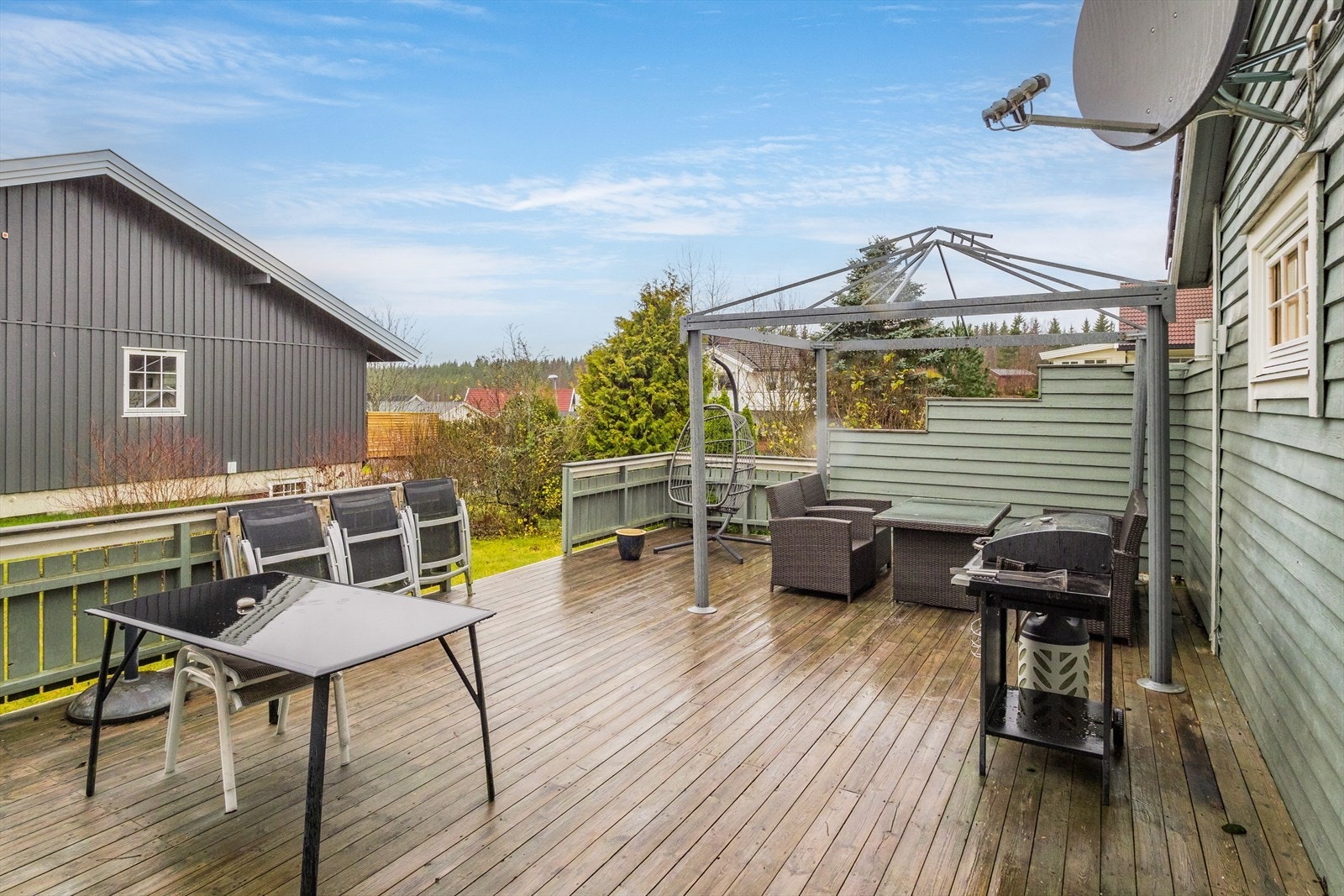 Terrassen er på 42 m² og vender mot sør. Galleribilde