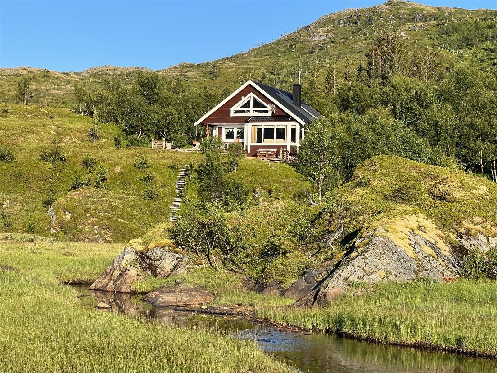 Meget fint integrert i naturen. Galleribilde