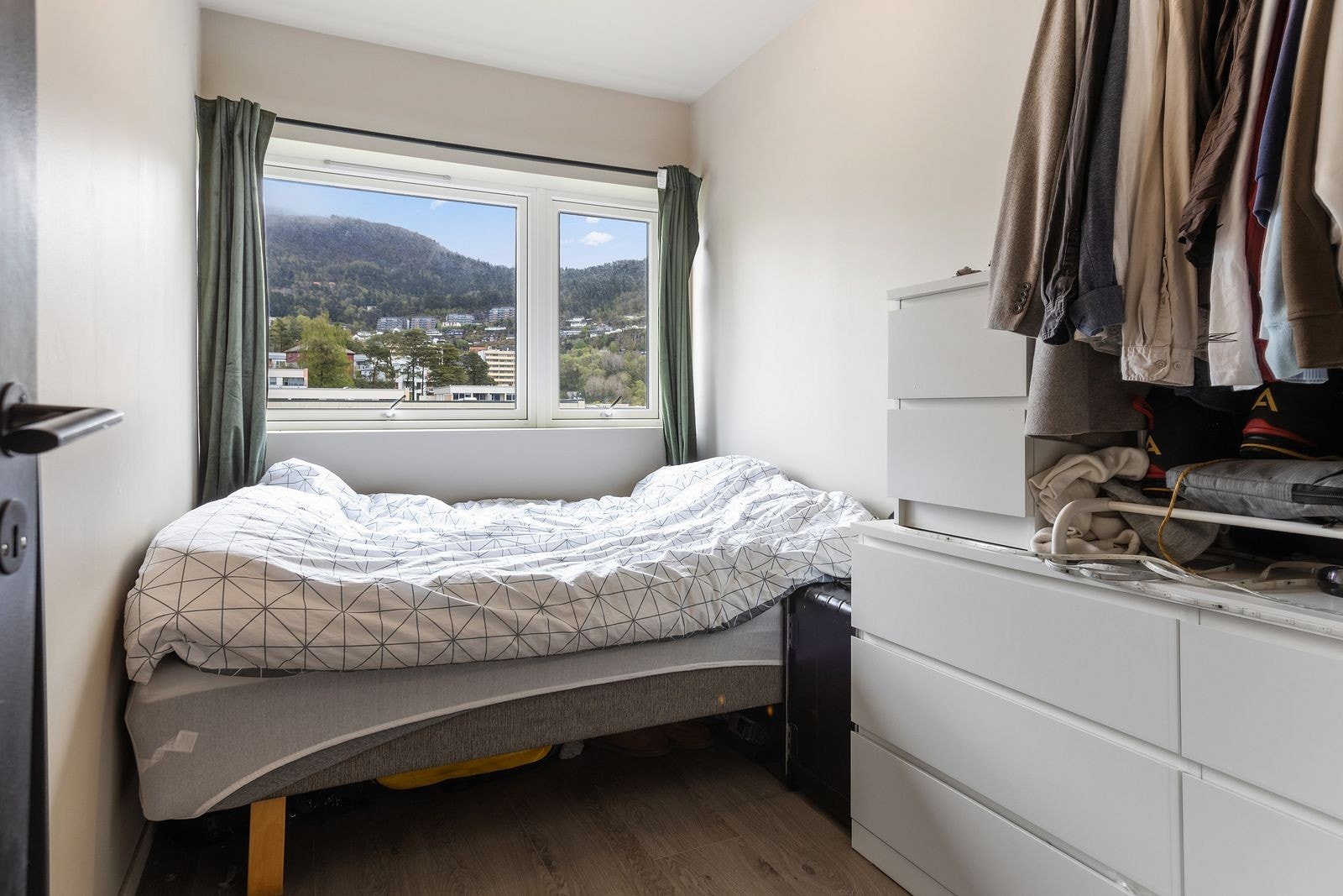 Leiligheten leies ut møblert, med unntak av senger Galleribilde