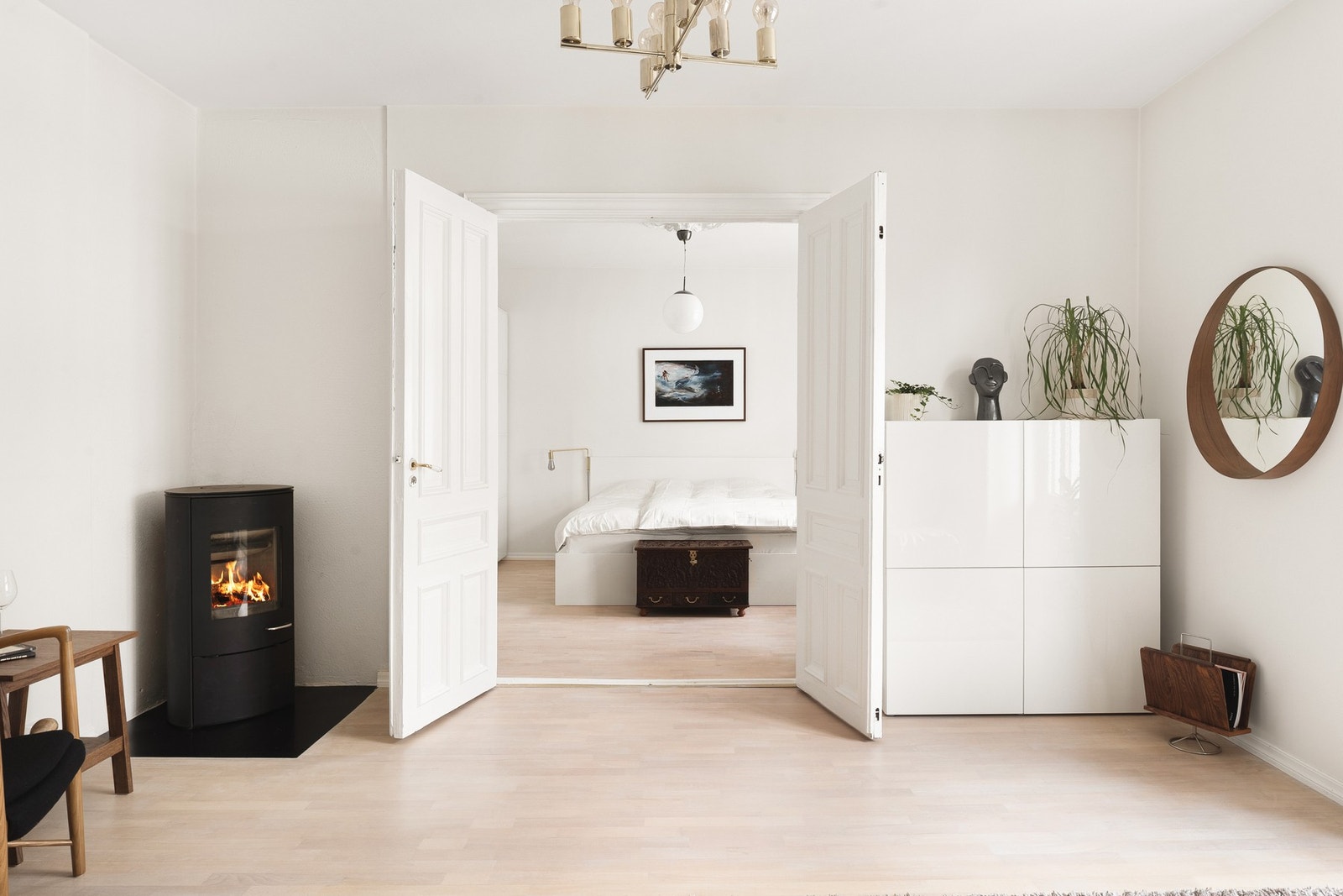 Boligen har tre soverom med fleksible bruksområder, perfekt for både familie, gjesterom eller kontor. Galleribilde