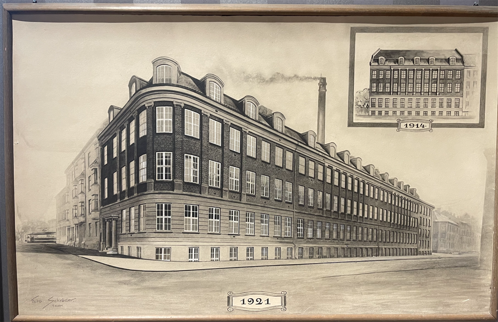 Bilde fra selger. Her ser man et litografi av den originale bygningen. Galleribilde