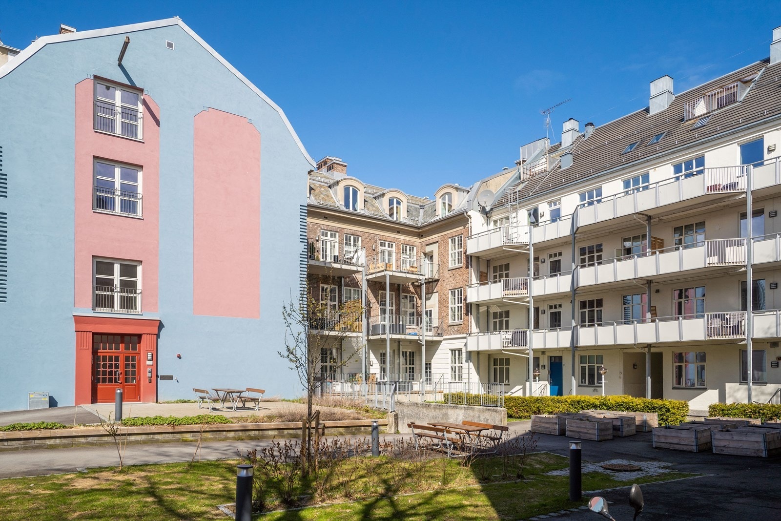 Fasade bakgård. Galleribilde