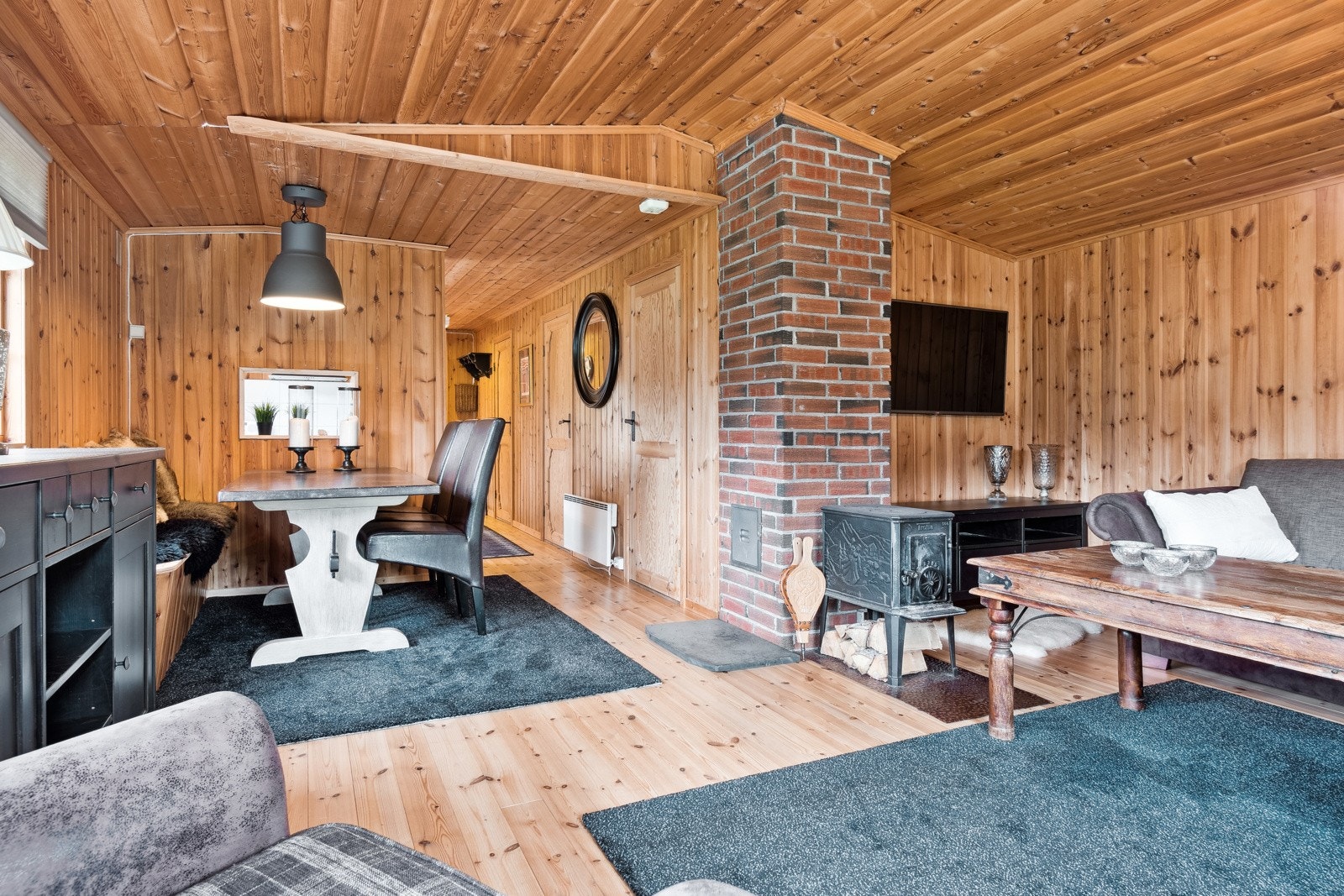 Stuen oppleves som lys og luftig. Galleribilde