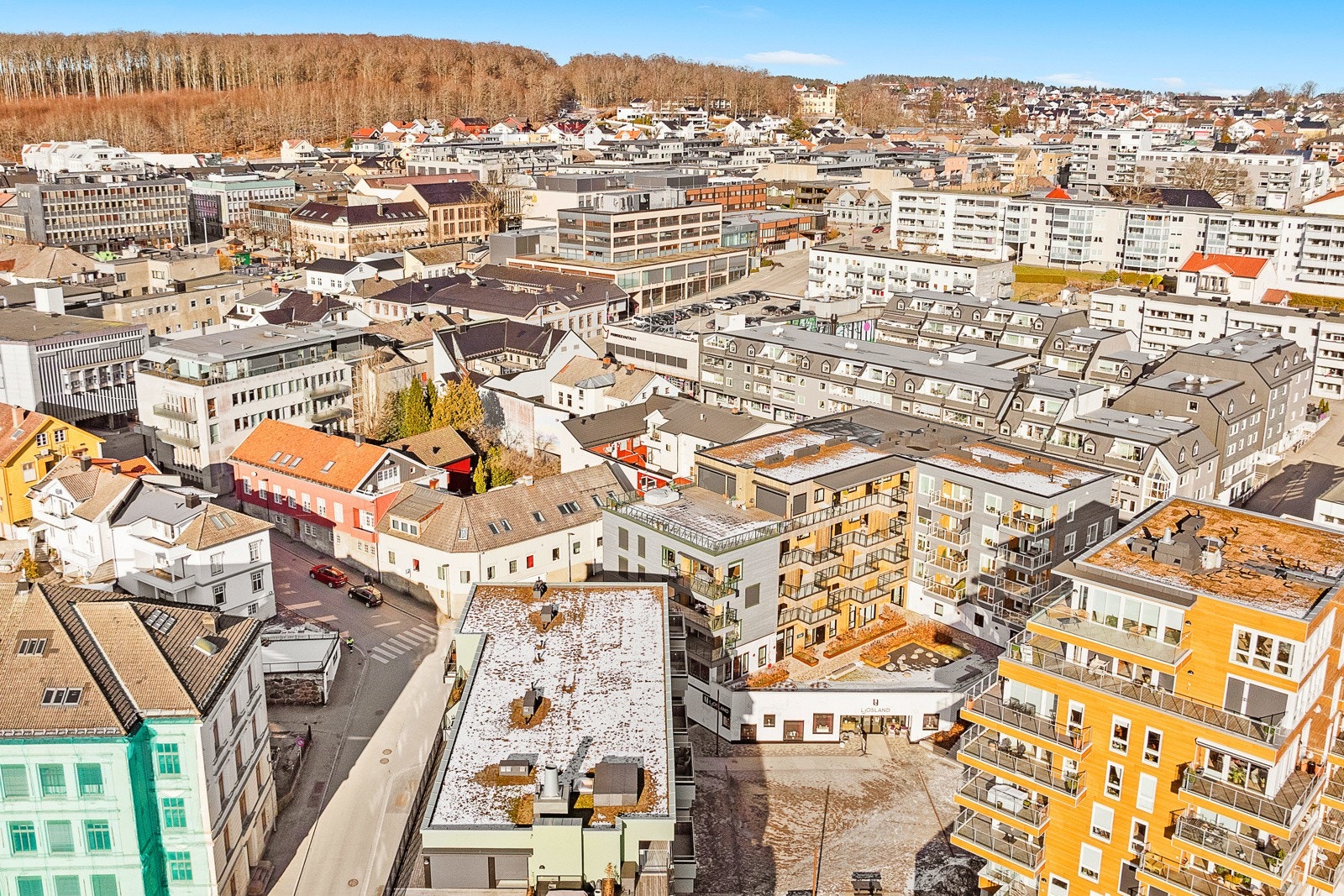 Fine turmuligheter i nærheten - Bøkeskogen ser du øverst i bildet Galleribilde