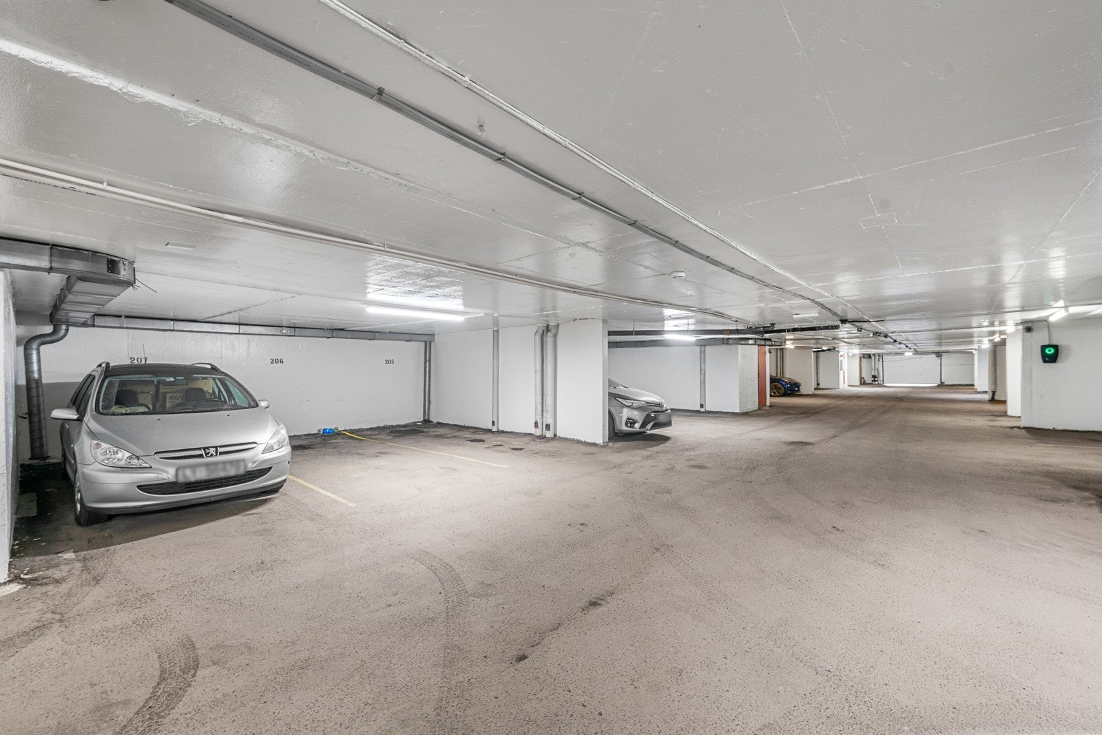 Garasjeplass i kjeller medfølger. Galleribilde