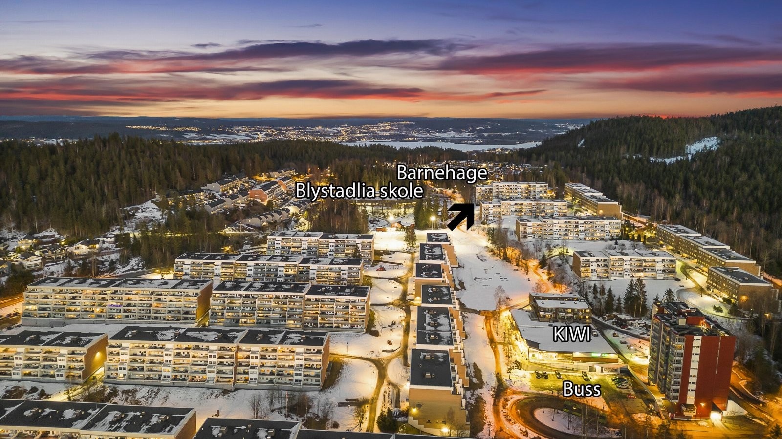 Svært barnevennlig og markanær beliggenhet i et vedrevet borettslag. Galleribilde