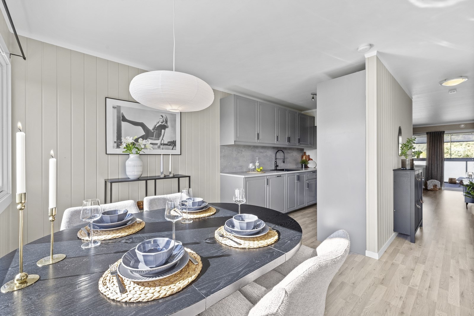 Lyst og innbydende uten innsyn Galleribilde