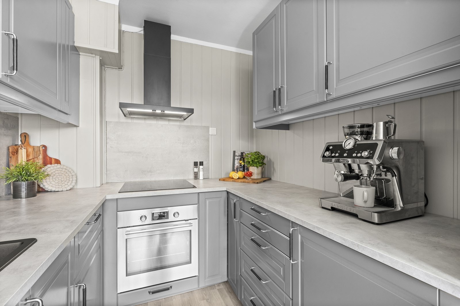 Rikelig med benk- og skapplass Galleribilde