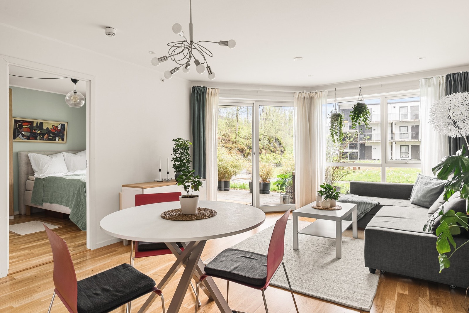 Leiligheten ligger i et nyere bygg fra 2017 og byr på moderne fasiliteter. Galleribilde