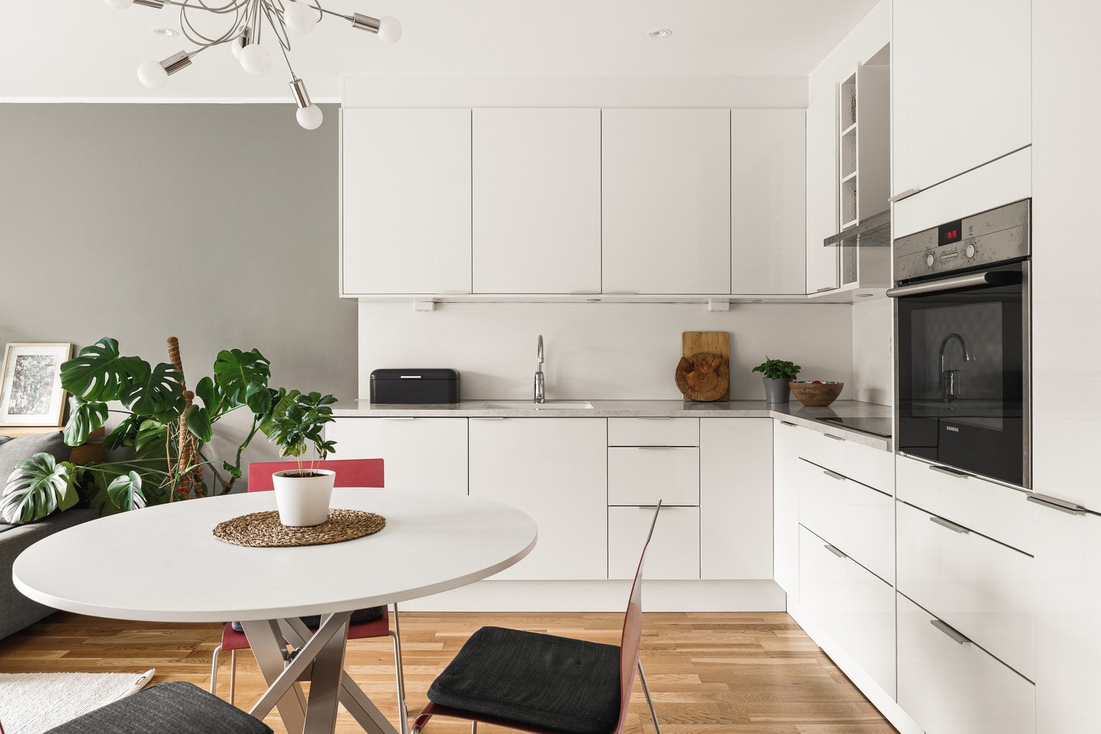 Det er integrerte hvitevarer på kjøkkenet, som gir et godt helhetsuttrykk. Galleribilde