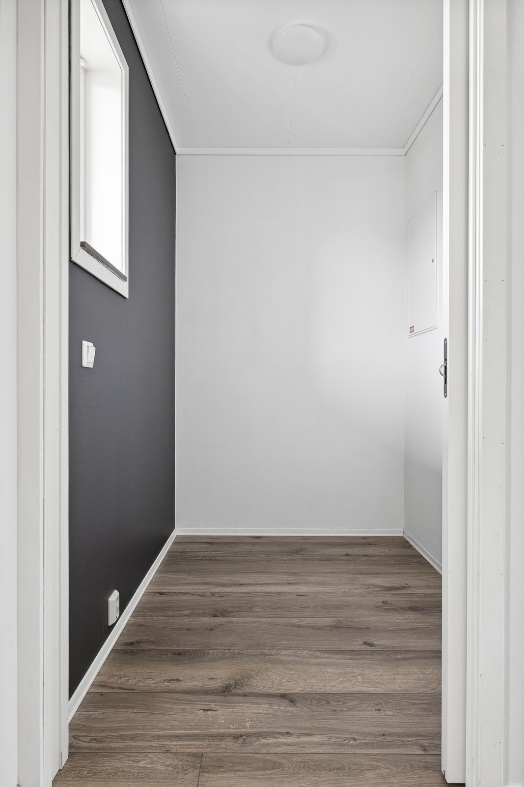 Det er godt med lagringsplass med både innvendig bod og en utebod. Galleribilde