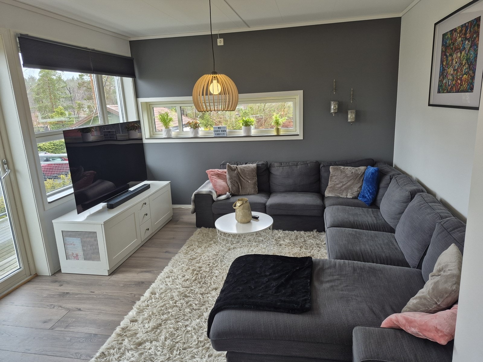 Velkommen til Flafjellet 14 F - En moderne 3-roms topp- og hjørneleilighet beliggende i et attraktivt boligområde på Fagerstrand. Galleribilde