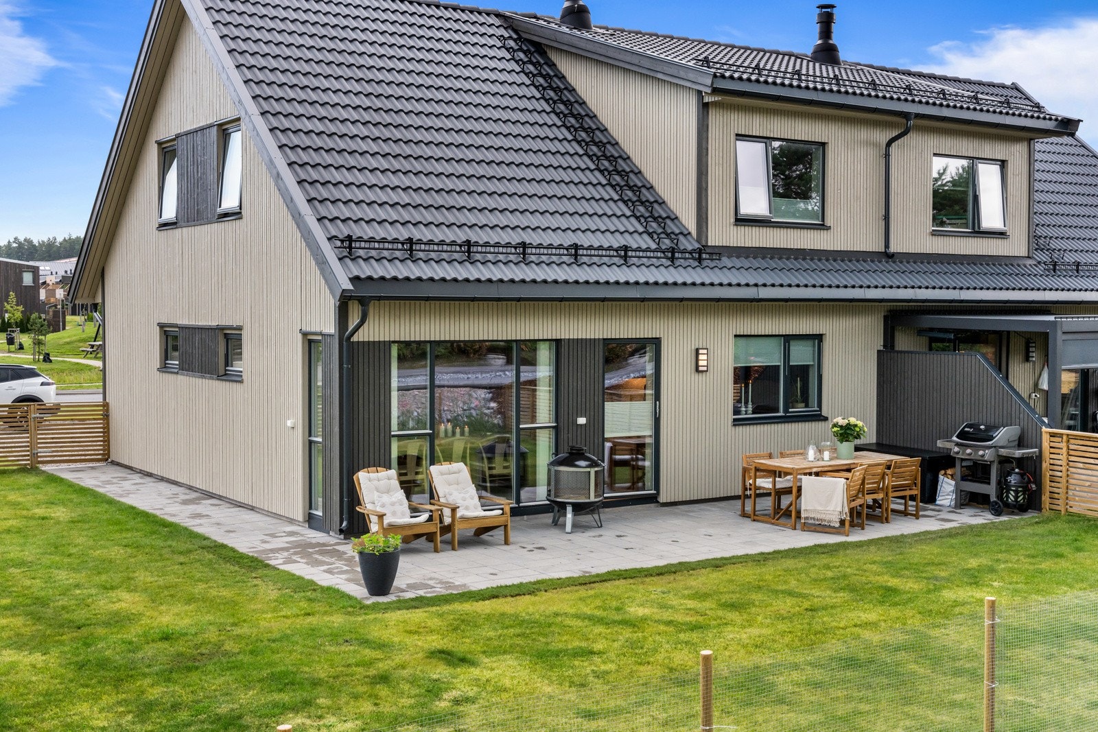 Denne eiendommen har moderne og fine uteområder Galleribilde