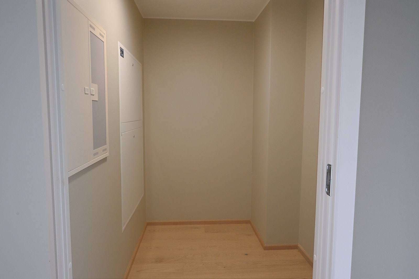 Teknisk rom og bod med gode lagringsmuligheter Galleribilde