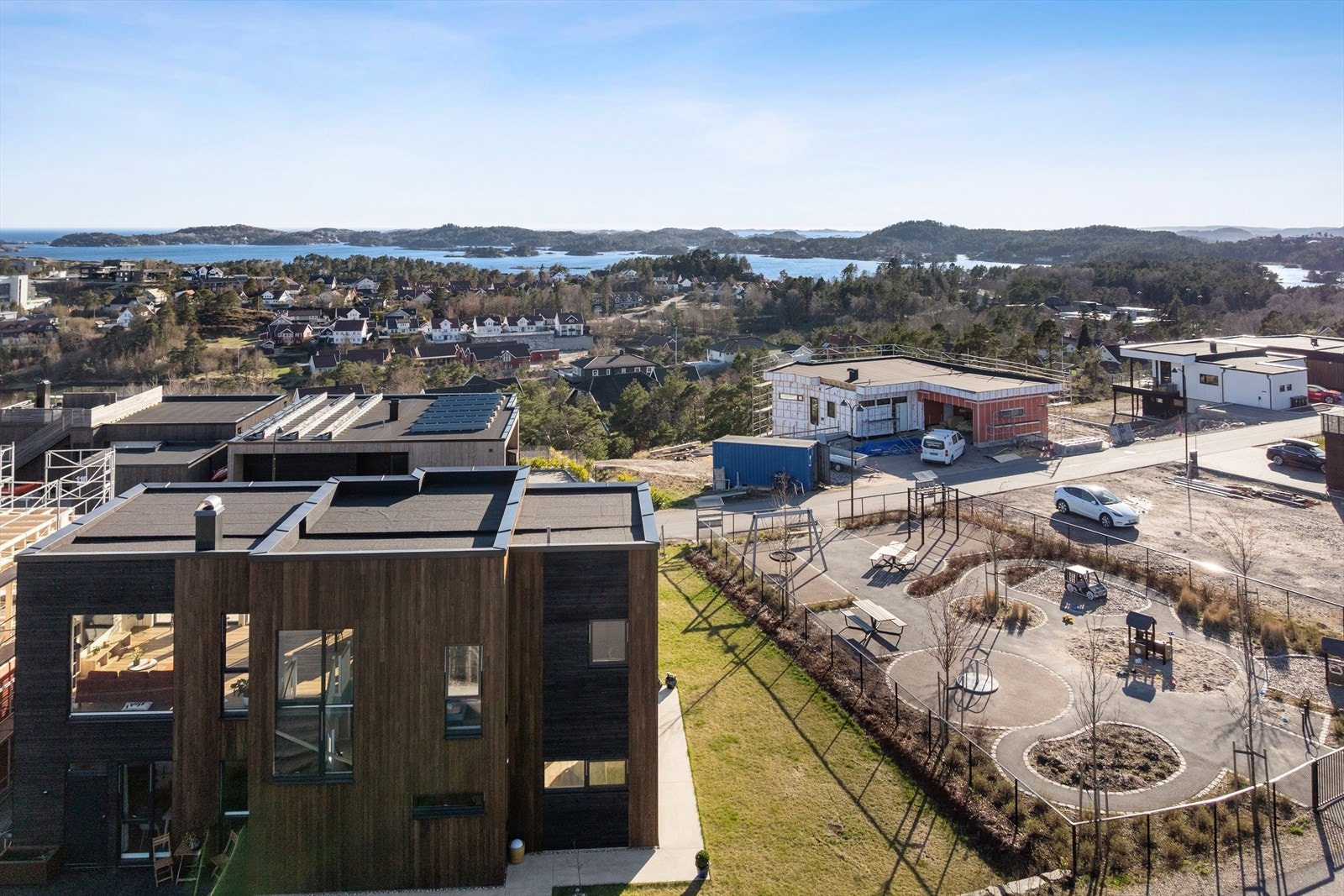 Langenesåsen 99 ligger i et svært ettertraktet og barnevennlig boligområde på vakre Langenes i Søgne. Galleribilde