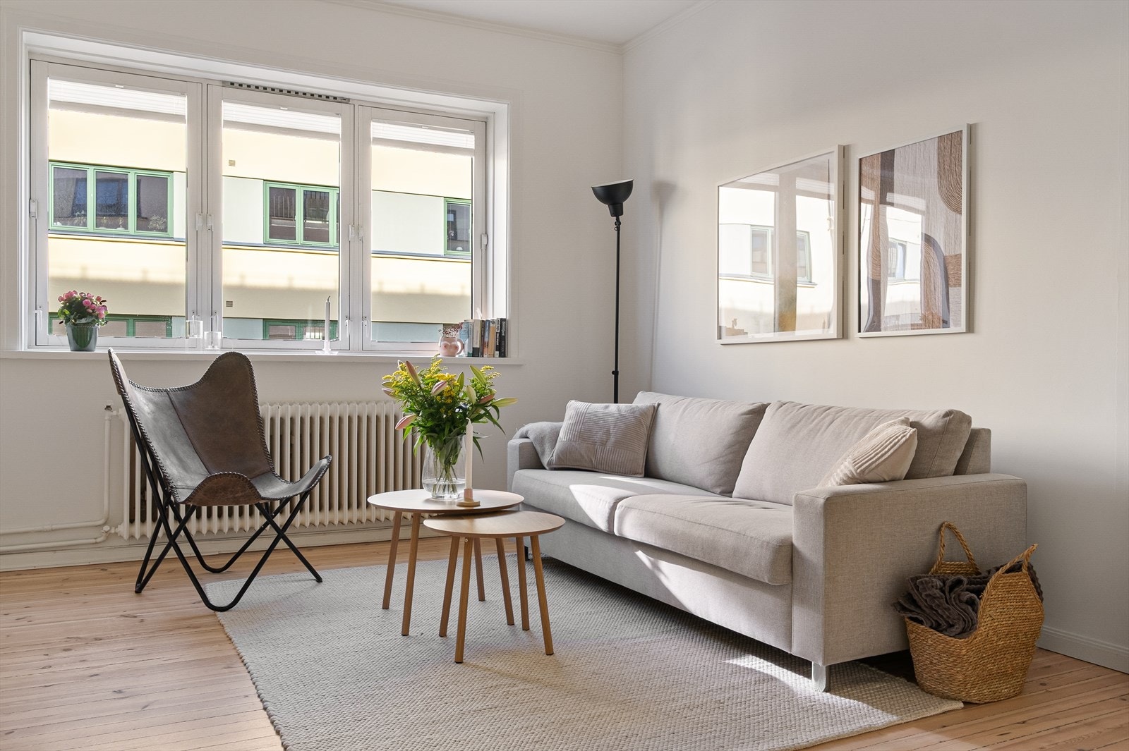 Leiligheten har lysmalte vegger Galleribilde