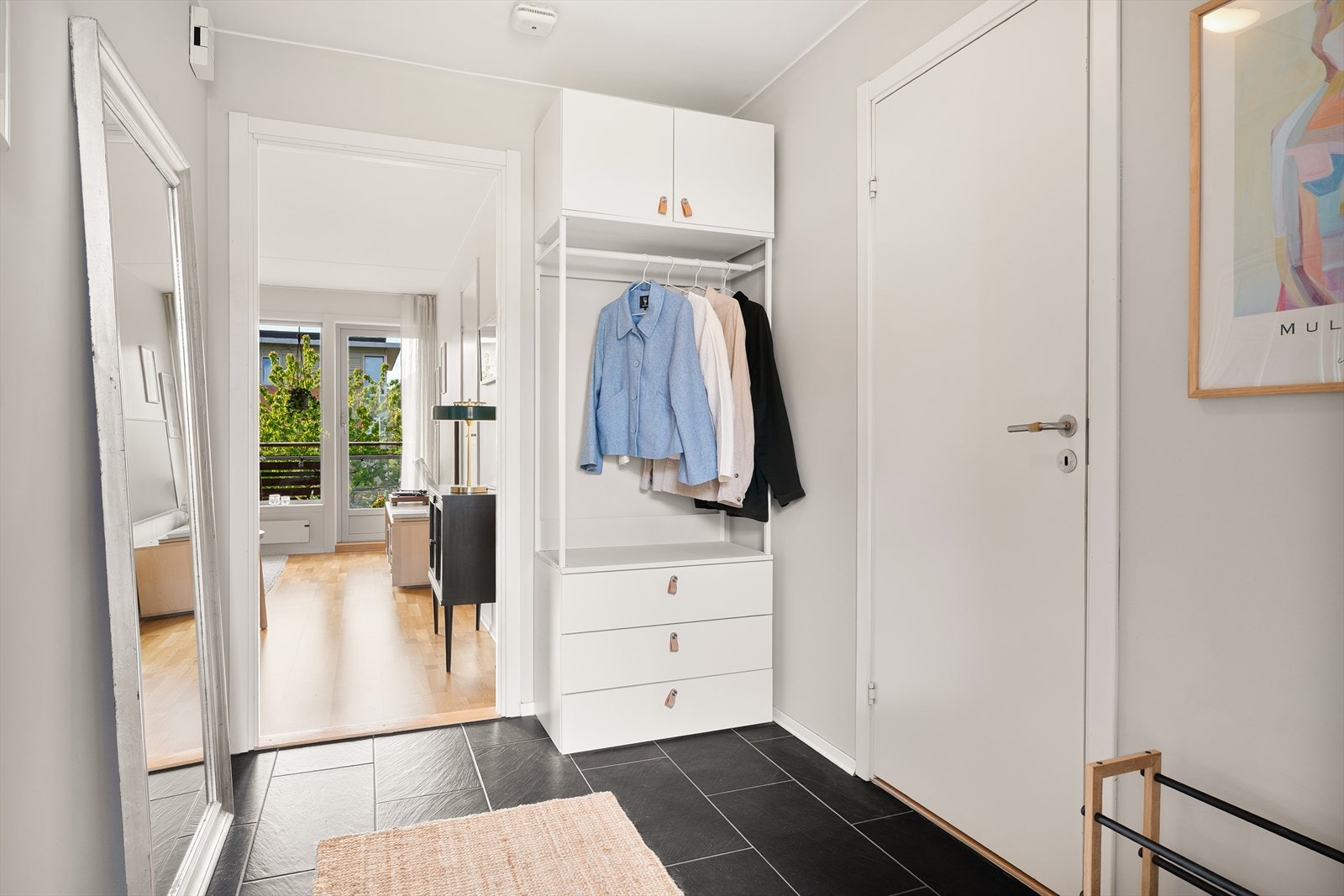 Inngang til bad fra entré. Galleribilde