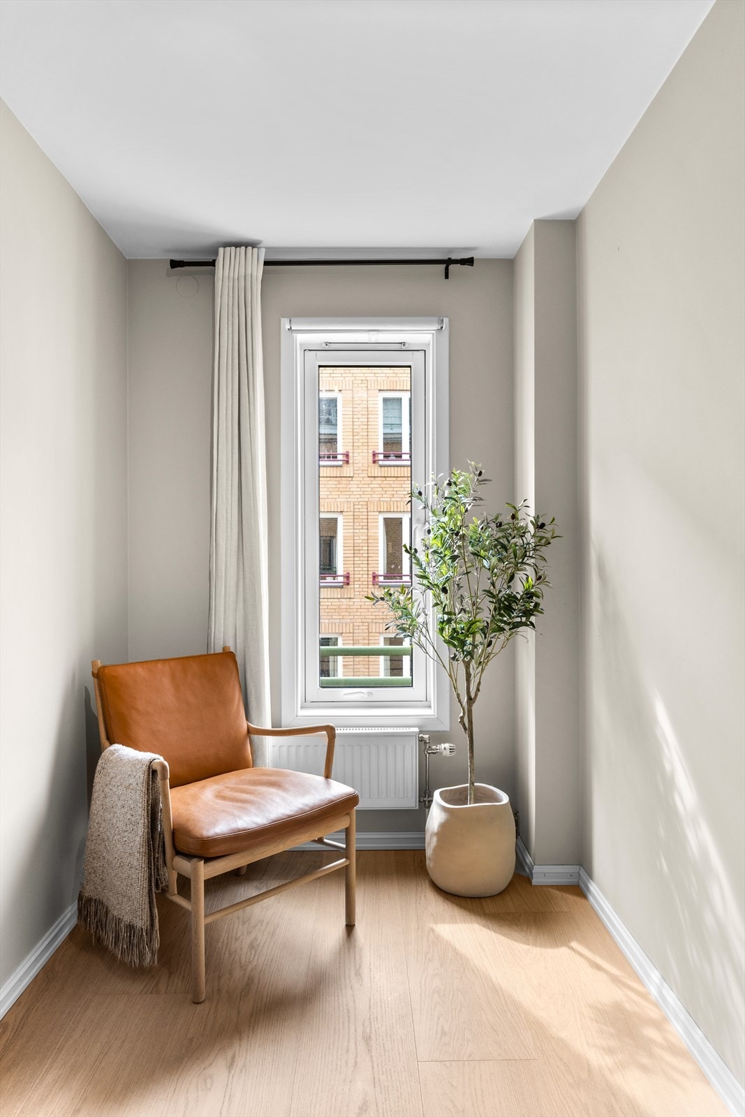 Rommet er 1,73m bredt og har også plass til dobbeltseng. Galleribilde