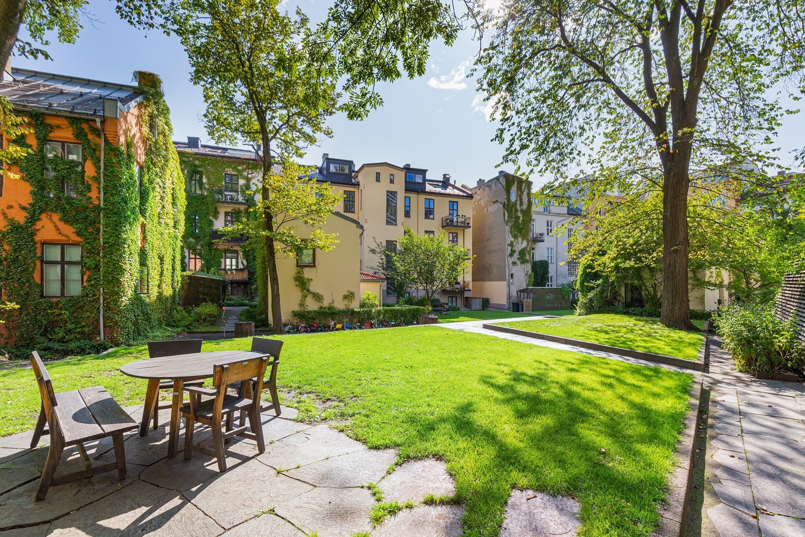 Parkmessig opparbeidet og barnevennlig. www.meyerhagen.no Galleribilde