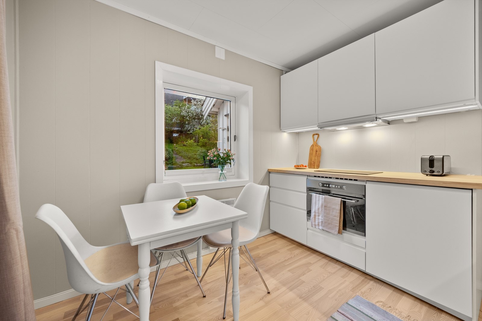 Videre adkomst til kjøkken Galleribilde