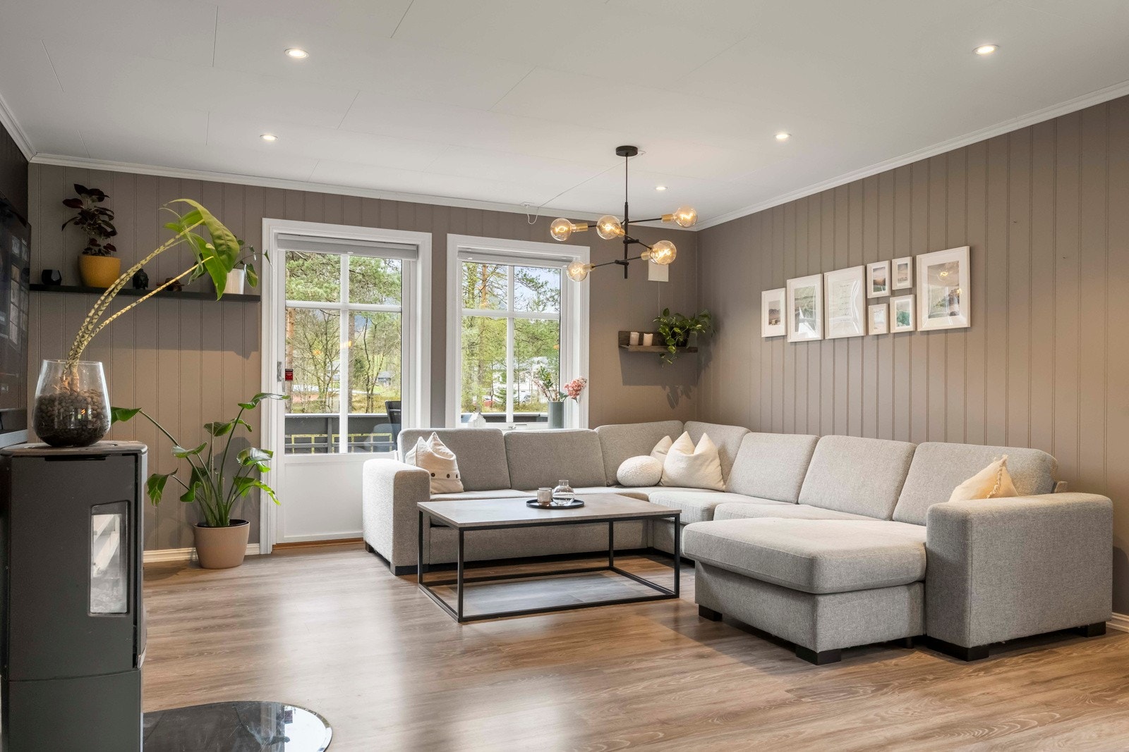 Enderekkehus med flott beliggenhet i etablert boligfelt på Vassenden Galleribilde