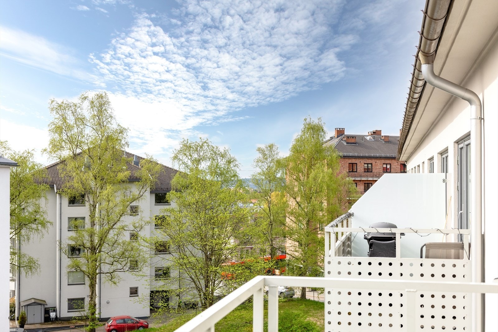 Leiligheten ligger i et populært område omkranset av vakre og frodige fellesområder Galleribilde