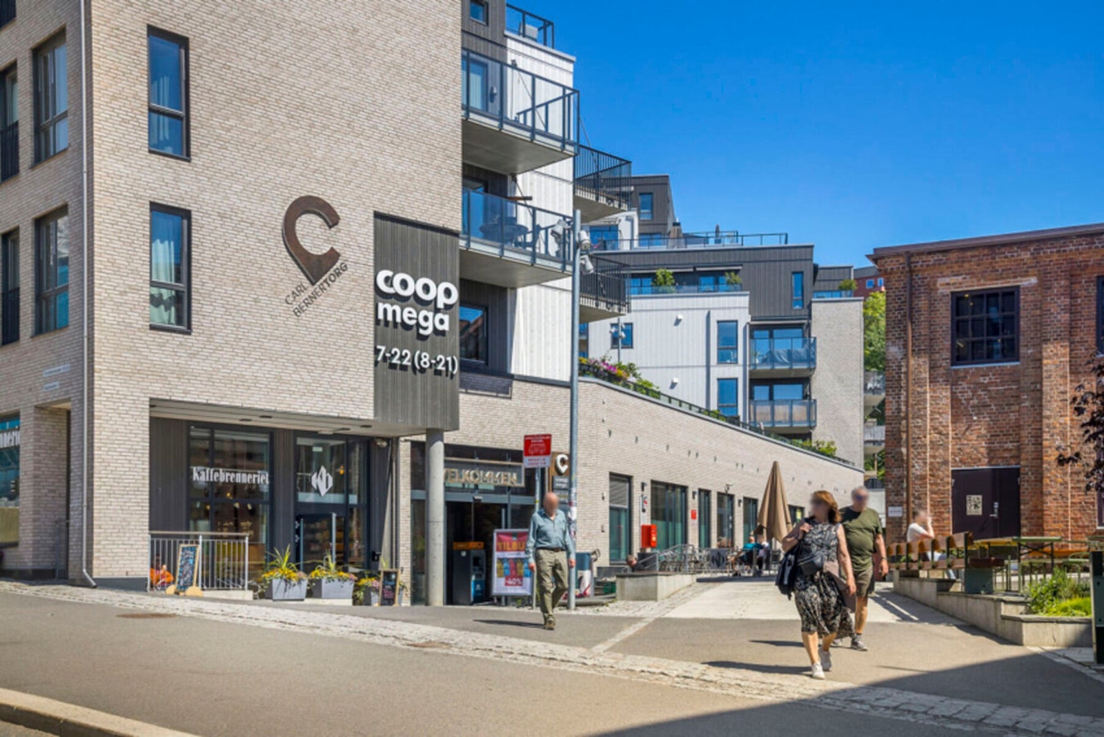 Nærhet til Carl Berner Torg som tilbyr en rekke servicefasiliteter. Galleribilde