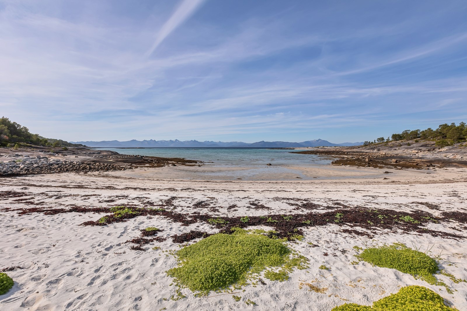 Hva skal du med syden når du kan få sand mellom tærne i nabolaget? Galleribilde