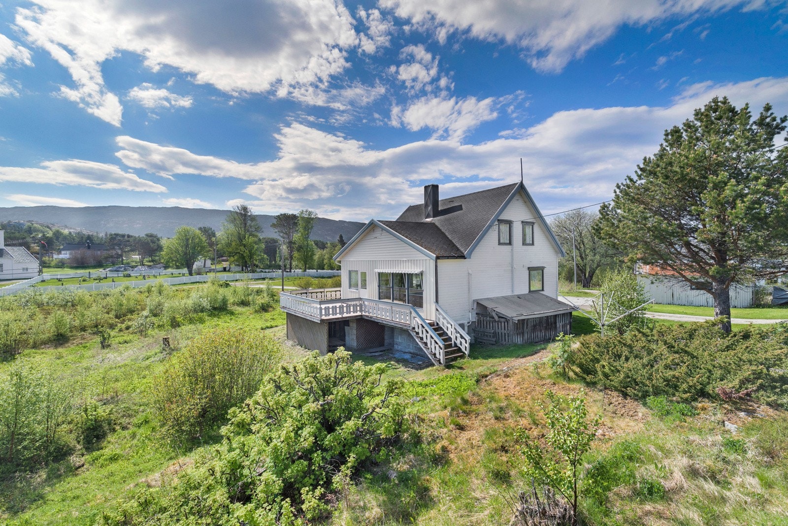 Eiendommen ligger i naturskjønne omgivelser Galleribilde