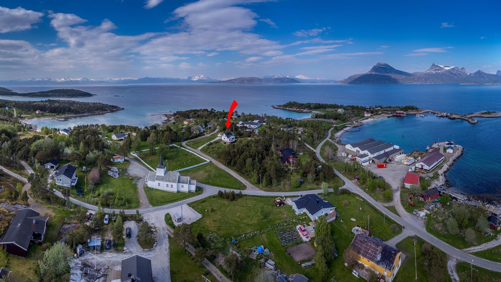 Eiendommen ligger sentralt på Korsnes Galleribilde