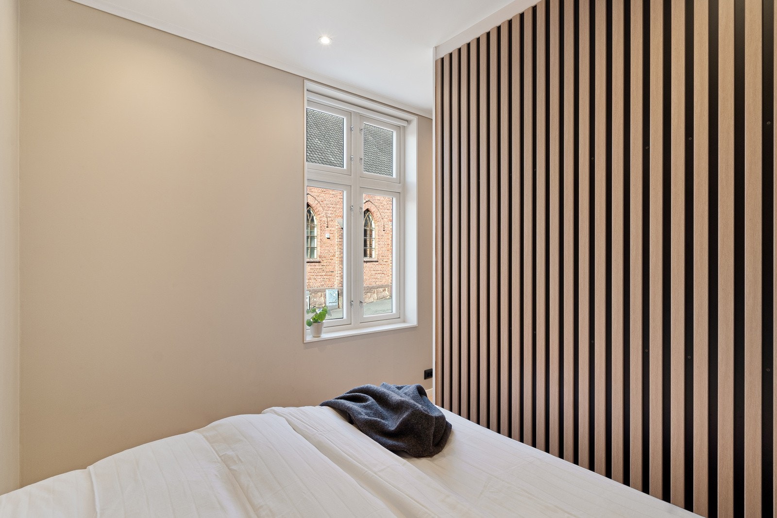 Sovealkove med fin plass til dobbelseng Galleribilde