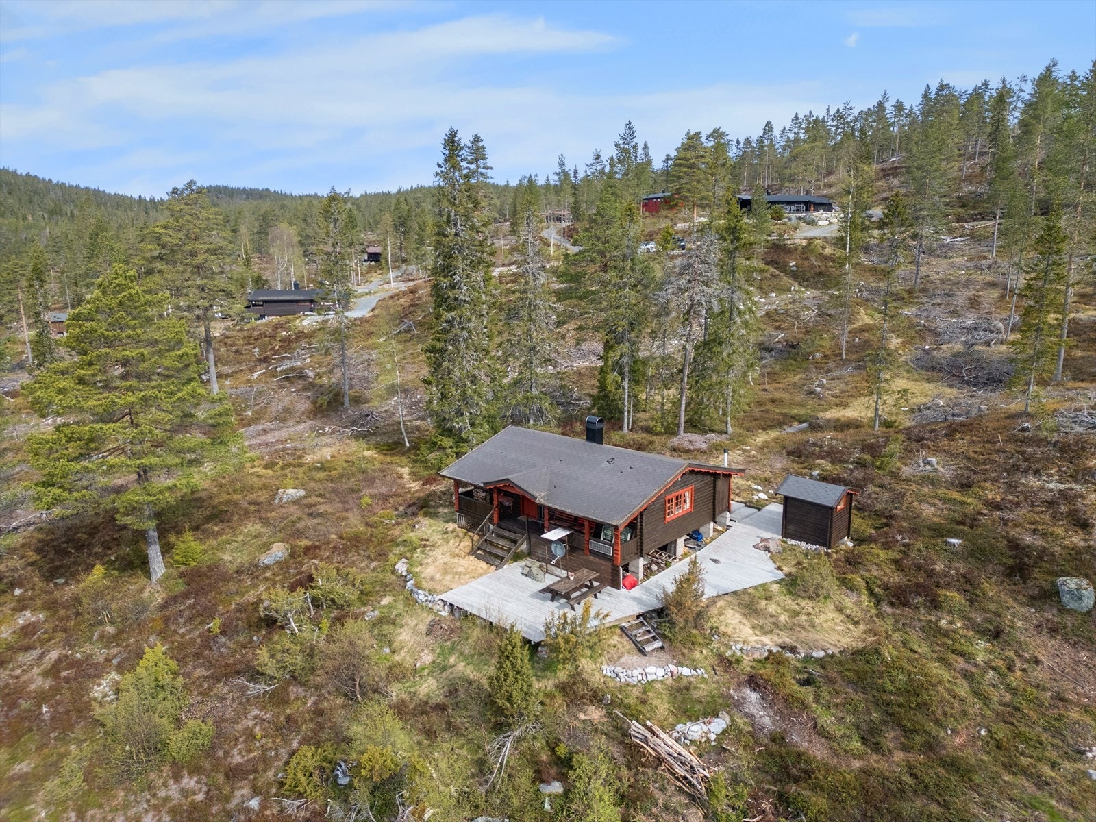 Hytta har også blitt oppgradert med ny taktekking ca i år 2000. Galleribilde