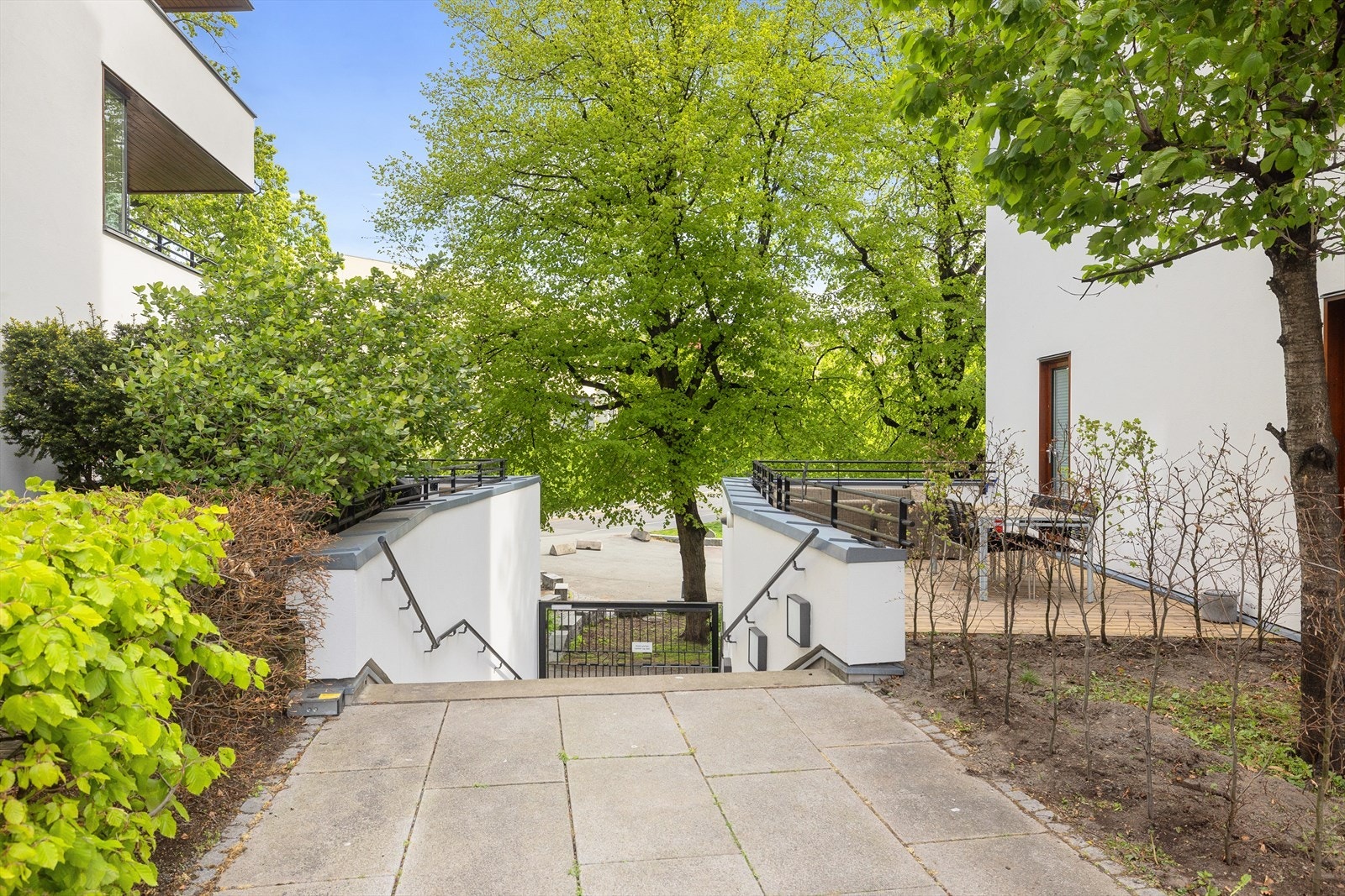 Bakgården er lukket og privat for beboerne. Galleribilde