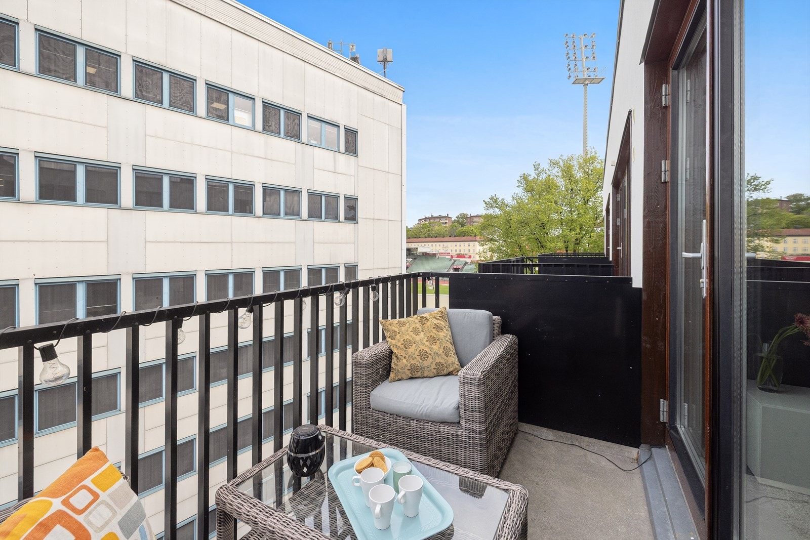 Her er det plass til utemøblement og beplanting. Galleribilde