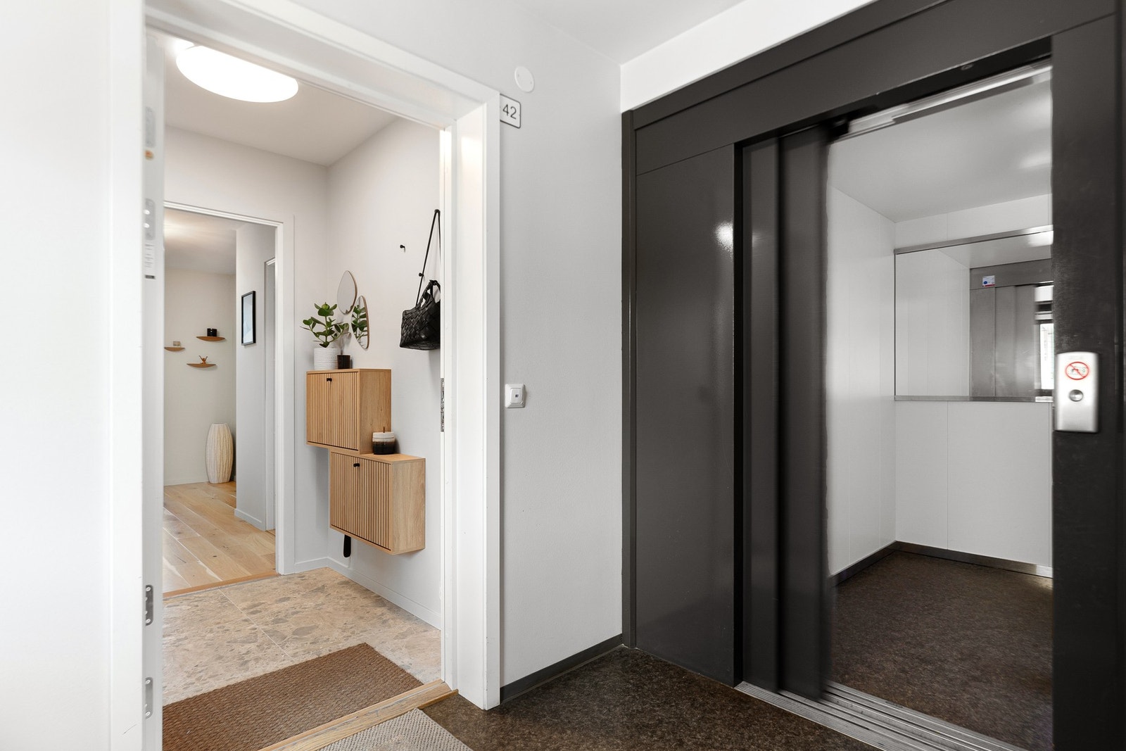 Det er heis i bygget. Galleribilde