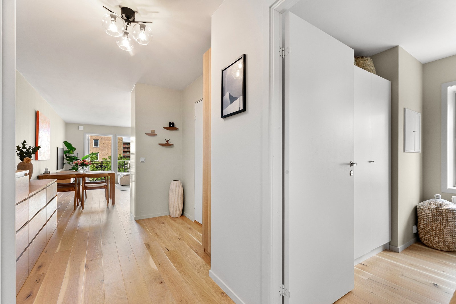 Fra entreen er det adkomst til soverommet. Galleribilde