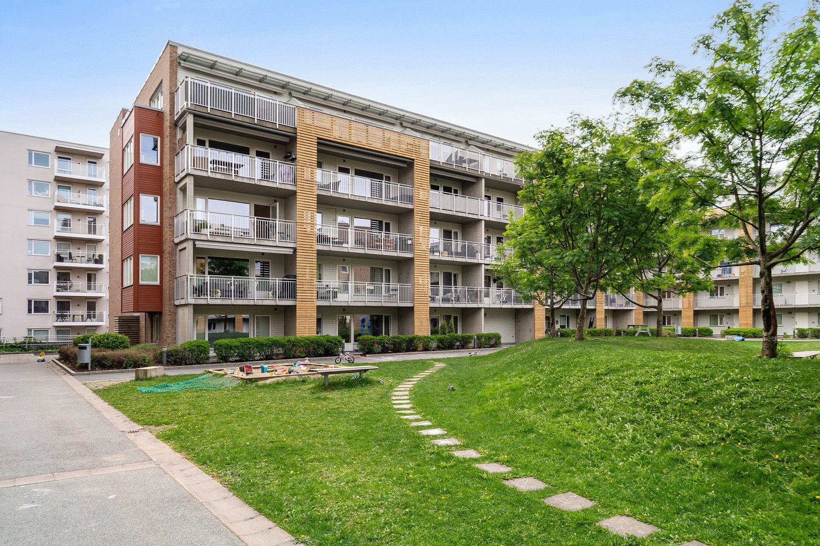 Hyggelig og veldrevet sameie som består av 187 seksjoner. Galleribilde