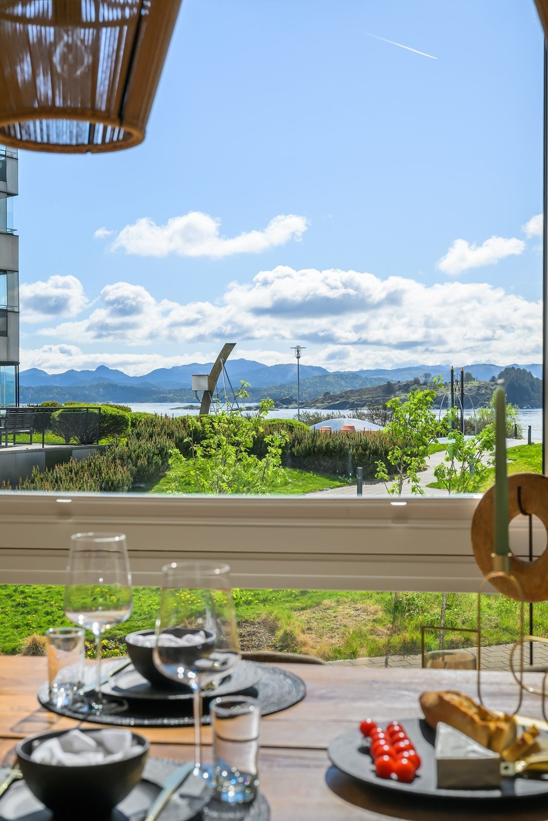 Utsikt fra spisebord Galleribilde